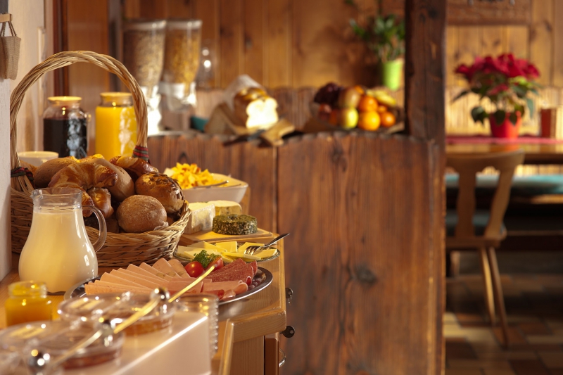 restaurant-ROQUESTERON-min_breakfast-801827